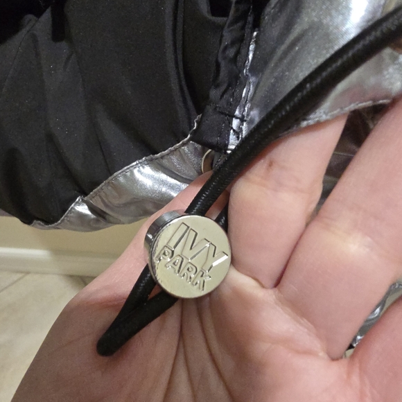 Silver Puffer Jacket Oversized by Ivy Park - Picture 5 of 7